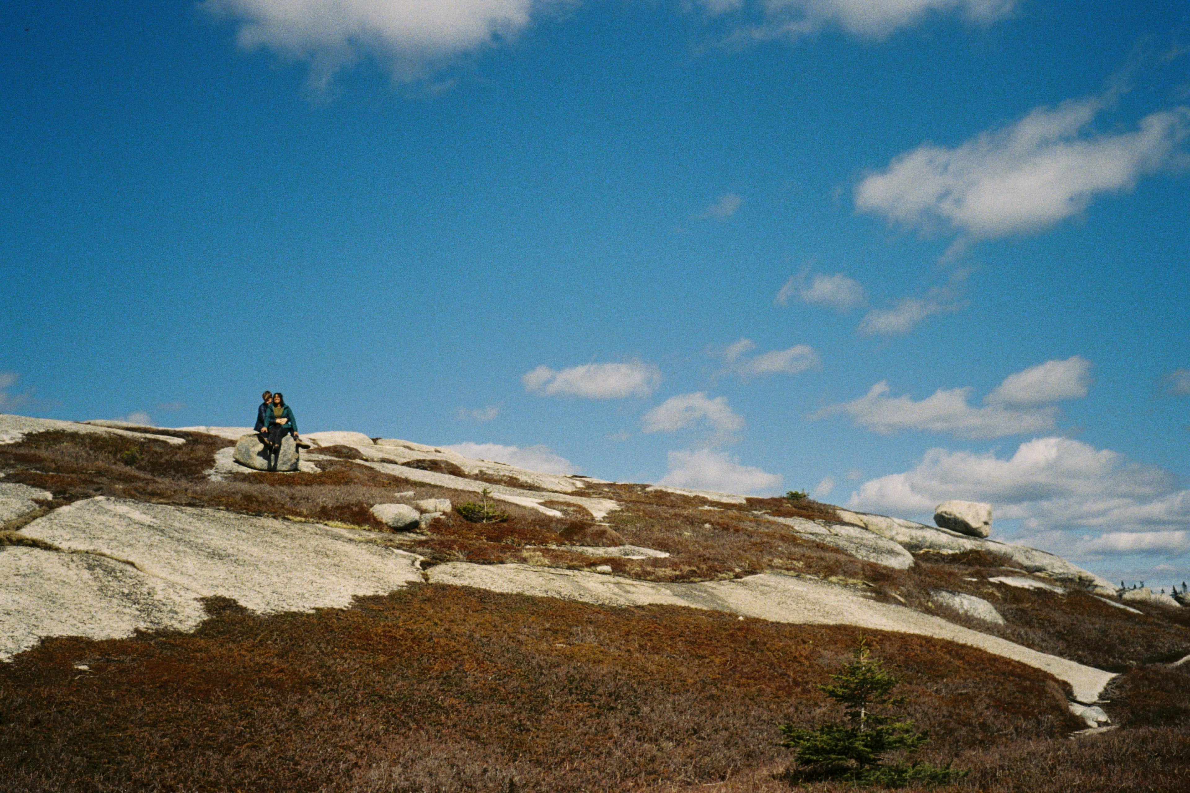 Ali and Ivnoor on the rocks 1
